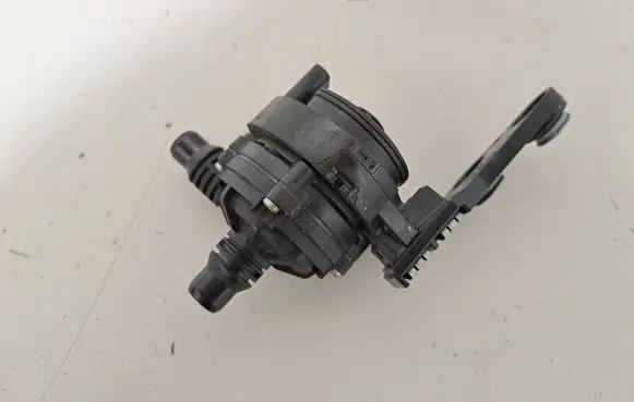 BMW X5 G05 Electric auxiliary coolant/water pump 8477210 8474821