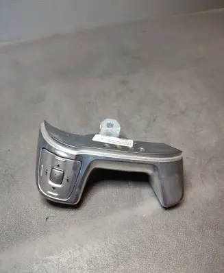 Steering wheel buttons/switches