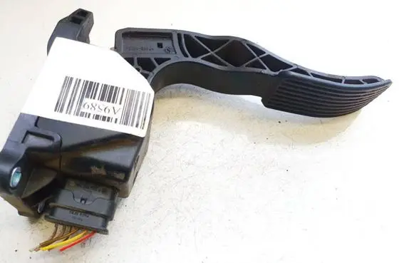 Mercedes-Benz Sprinter W906 Accelerator throttle pedal a9063000304 0280755025