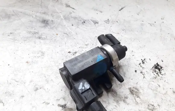 Volkswagen Golf IV Vacuum valve 1J0906627