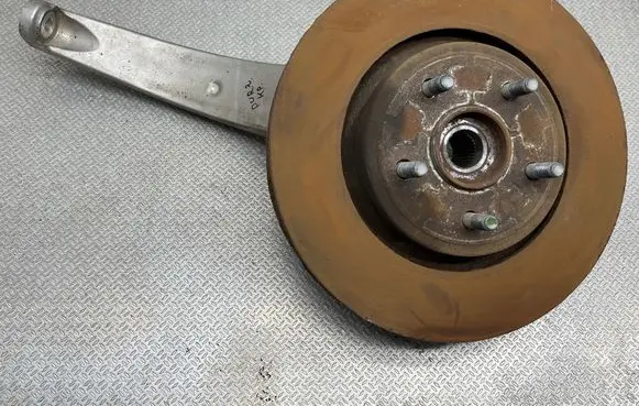 Front wheel hub