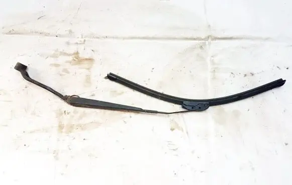 Mitsubishi Outlander Front wiper blade arm