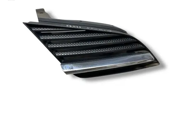 Nissan Primera Front bumper upper radiator grill 62320AU300