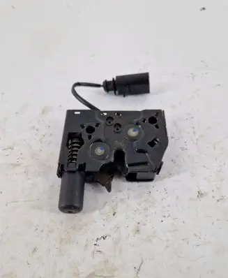 Audi A1 Engine bonnet/hood lock/catch 8X0823509B