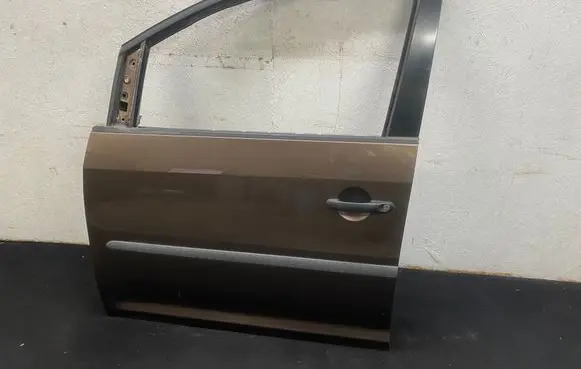 Volkswagen Touran II Front door 