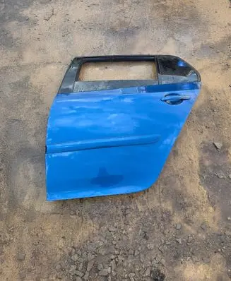 Volkswagen Golf V Rear door