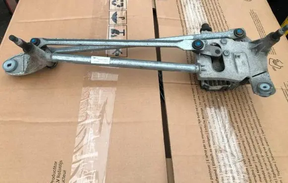 Ford Kuga III Front wiper linkage and motor LJ6B17500AB