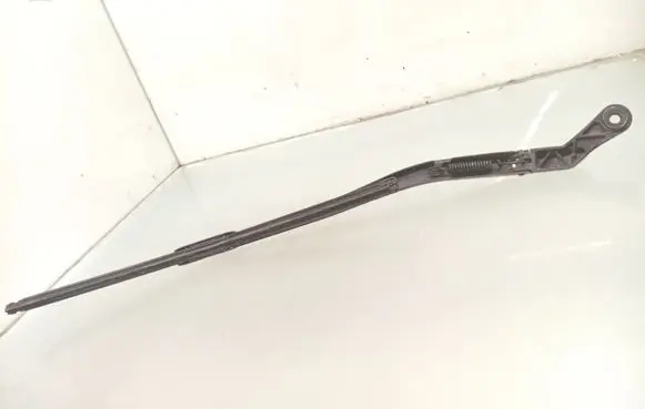 Front wiper blade arm