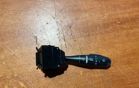 Mitsubishi Colt Wiper control stalk 17E018