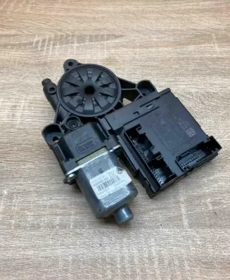 Volkswagen PASSAT B7 Front door window regulator motor 3C0959792C 3AA959702A FrontLeft