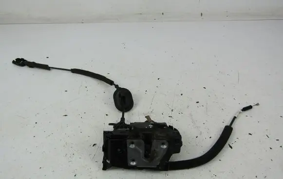 Renault Clio I Rear door lock 825004167R