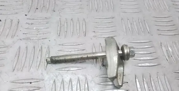 Nissan Navara D40 Fuel Injector clamp holder
