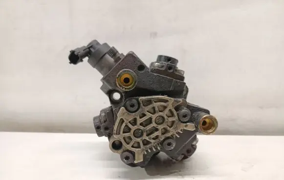 Hyundai i30 Fuel injection high pressure pump 331002A420 0445010206