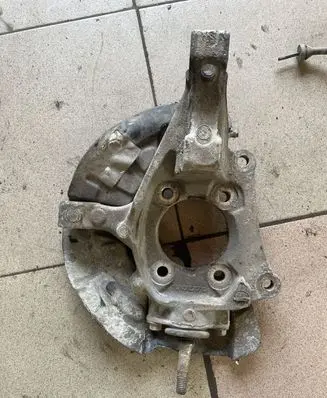 Volvo S60 Front wheel hub spindle knuckle
