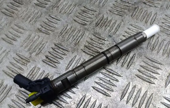 Audi A8 S8 D3 4E Fuel injector 059130277BE