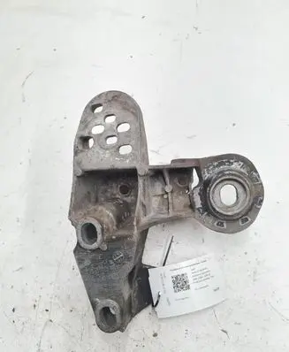 Audi A6 S6 C5 4B Engine mounting bracket 8E0199351A