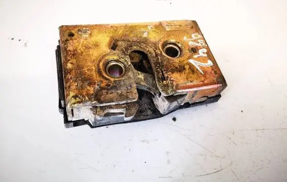 Volkswagen PASSAT B4 Front door lock 357837016c