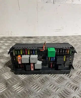 Mercedes-Benz C W204 Fuse module A2129009705 A2125451201 A2129028102