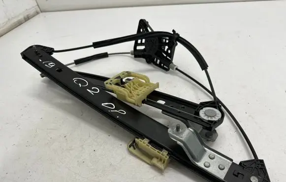 Audi Q2 - Front window lifting mechanism without motor 81A837462