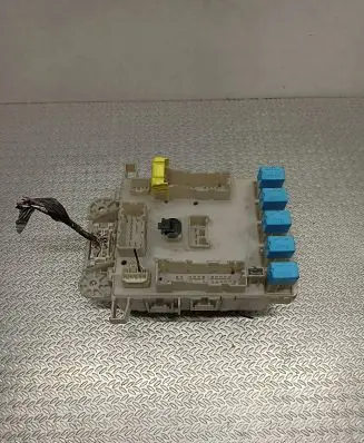 Toyota RAV 4 (XA20) Fuse module PPT25P5