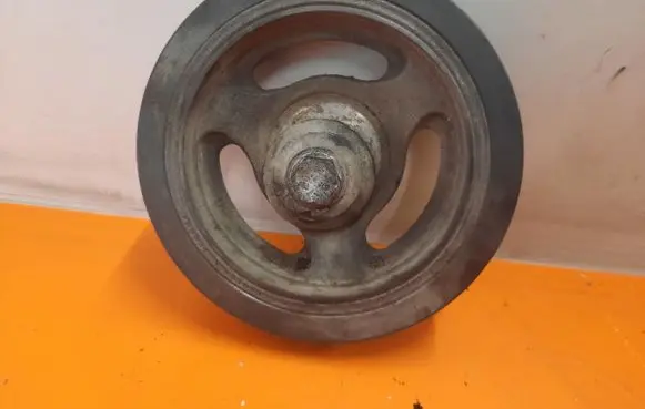 Peugeot 407 Crankshaft pulley 9654961080