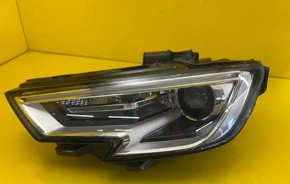 Audi A3 S3 8V Headlight/headlamp 8V0941005E