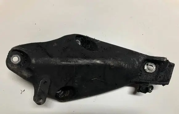 BMW X5 E70 Engine mounting bracket 6787489