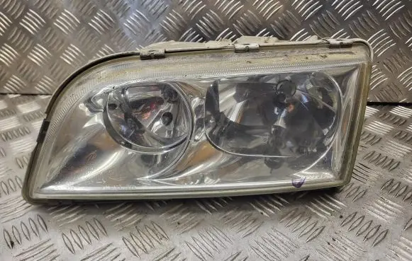 Volvo S40, V40 Headlight/headlamp 30899682