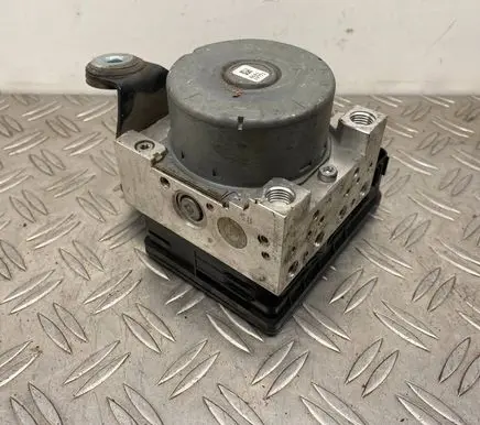 Ford Mondeo MK V ABS Pump EG9C2C219BJ EG9C2C405EK