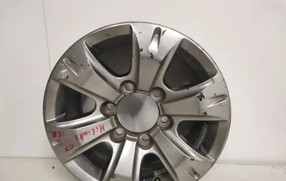 Toyota Hilux (AN10, AN20, AN30) R15 alloy rim 