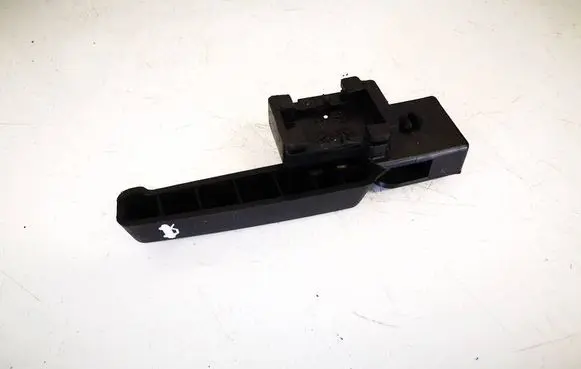 Opel Astra J Engine bonnet (hood) release handle 