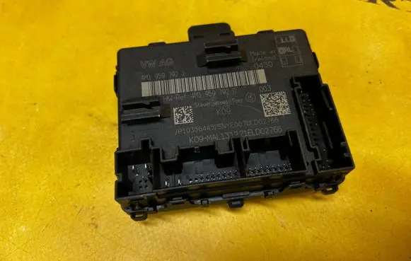 Audi A8 S8 D5 Door control unit/module 4M1959792J 4M1959792D