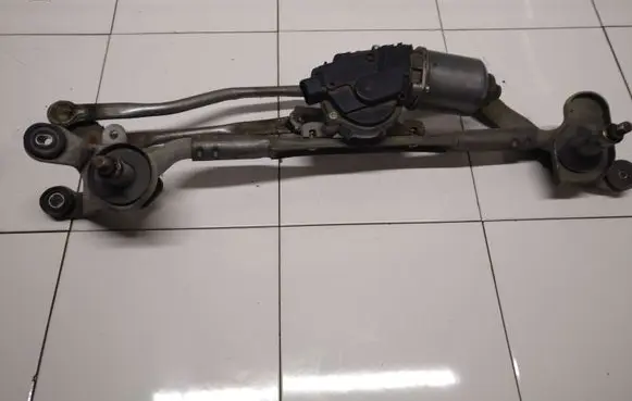 Mazda 5 Front wiper linkage and motor 1593000600