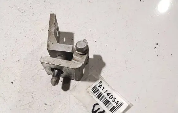 Nissan Qashqai Front door upper hinge
