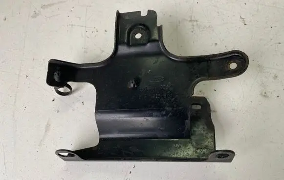 Ford Focus Other engine bay part 8V5114536HE