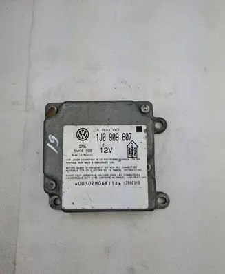 Volkswagen PASSAT B5 Airbag control unit/module 1J0909607 13980318 5WK4199