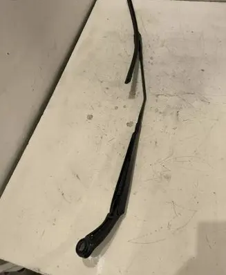 Audi Q3 8U Front wiper blade arm 74432