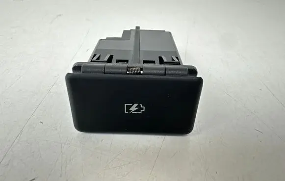 Nissan Leaf II (ZE1) USB socket connector 253315SA0A 20191028 4AN3