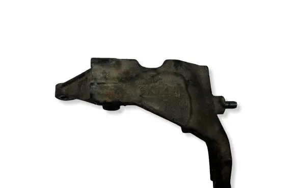 Mitsubishi Pajero Engine mounting bracket 6K14A