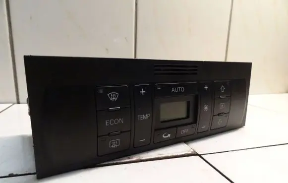 Audi A2 Climate control unit 8Z0820043