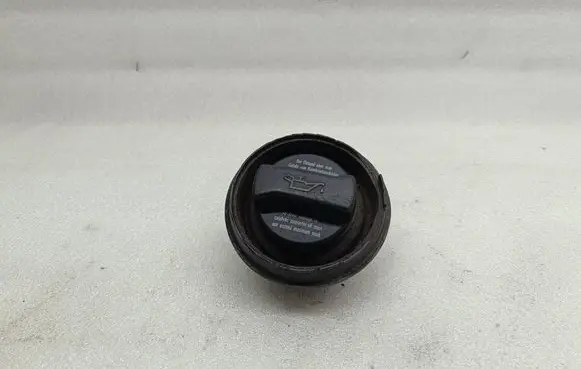 Skoda Octavia Mk2 (1Z) Oil filler cap 038115301B