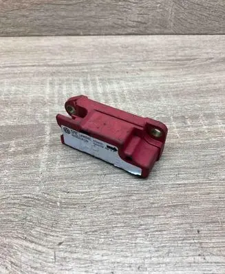 Volkswagen Golf IV Airbag deployment crash/impact sensor IJ0909606D 49980201