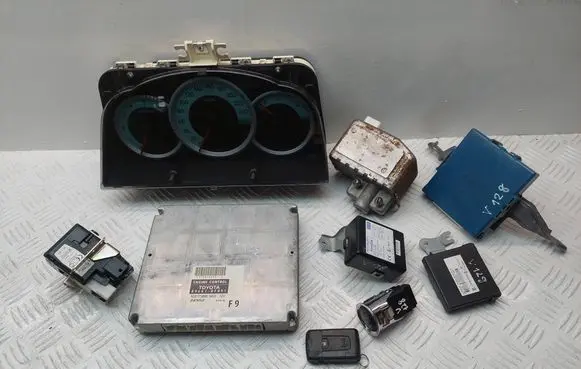 Engine ECU kit and lock set