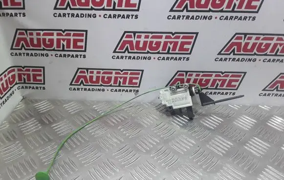 Fuel tank cap lock