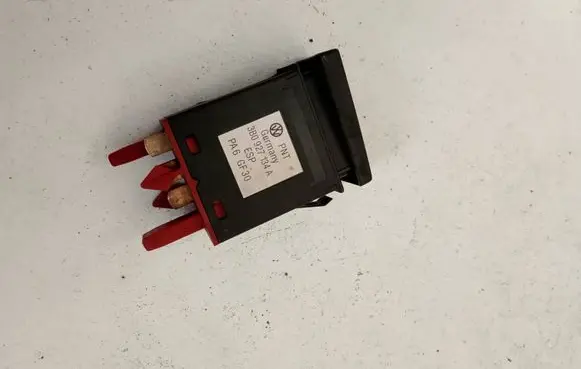 Volkswagen PASSAT B5 ESP (stability program) switch 258522