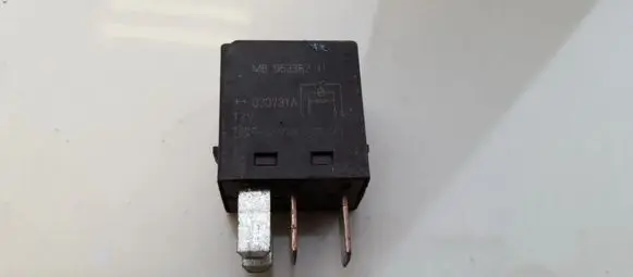 Volvo S40, V40 Other relay MB9533821L MB953382