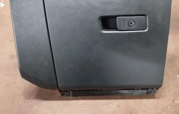 Jeep Renegade Glove box set 073597591