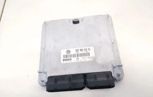 Volkswagen PASSAT B5 Engine control unit/module 038906019bj 0281010176