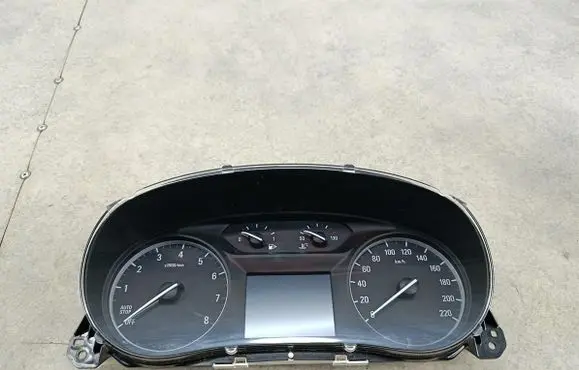 Opel Mokka X Speedometer (instrument cluster) 