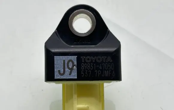 Toyota RAV 4 (XA50) Airbag deployment crash/impact sensor 8983147050 5377PJMF6